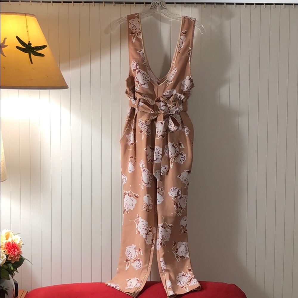 🏆Liz Lisa floral V-neck, sleeveless jumpsuit Sz 0